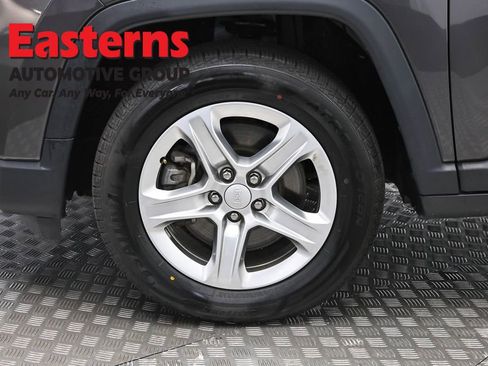 Used 2024 Jeep Compass Latitude AWD/4WD image 28