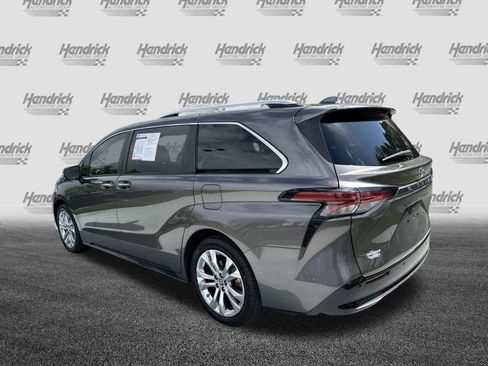 Certified 2023 Toyota Sienna Platinum FWD image 8