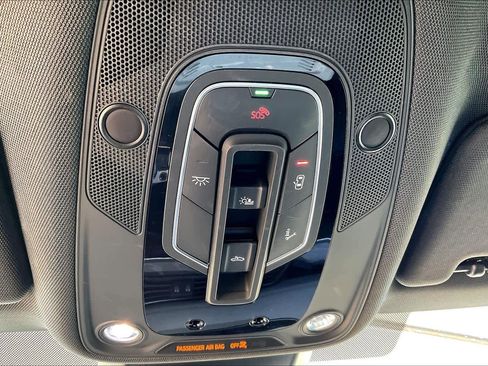 Used 2023 Audi e-tron Premium Plus w/ Premium Plus Package image 31