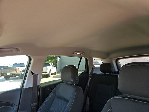 Used 2024 GMC Terrain SLE w/ Driver Convenience Package image 19