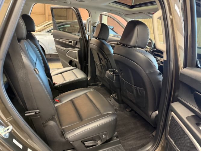 Used 2025 Kia Telluride S AWD/4WD image 33