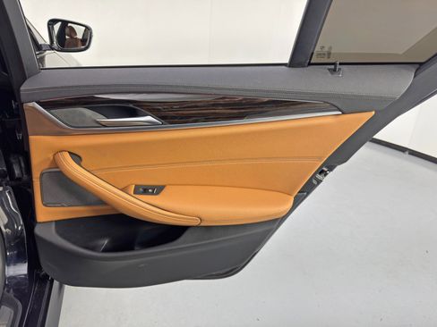 Used 2022 BMW 530e w/ Premium Package image 47