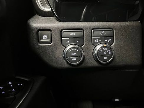 Used 2024 GMC Sierra 1500 Elevation w/ LPO, Elevation Black Package AWD/4WD image 32