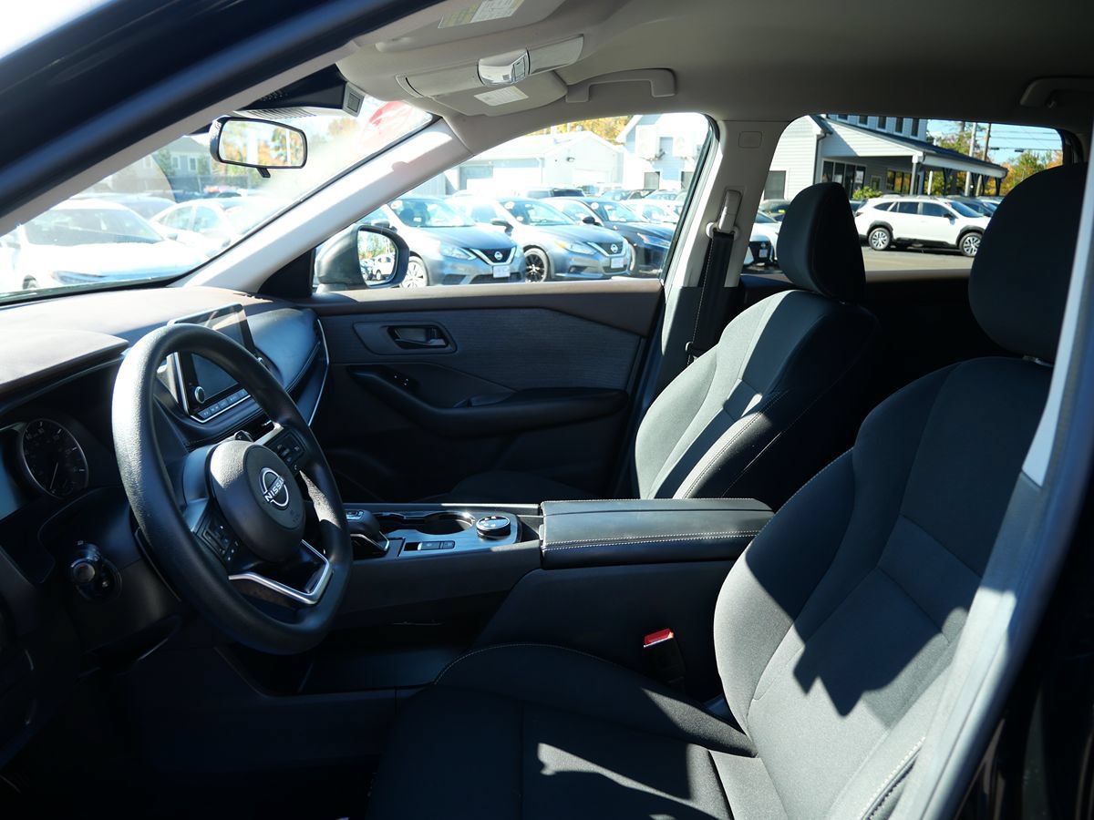 Used 2023 Nissan Rogue S AWD/4WD image 10