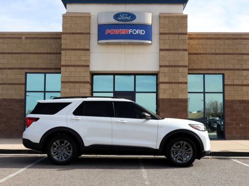 New 2026 Ford Explorer Active w/ Active Comfort Package AWD/4WD image 5