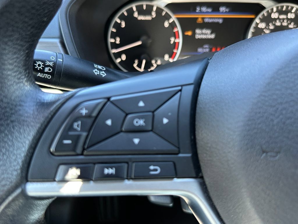 Used 2024 Nissan Altima 2.5 SV FWD image 25