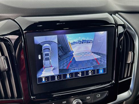 Used 2023 Chevrolet Traverse LT w/ LT Premium Package AWD/4WD image 14