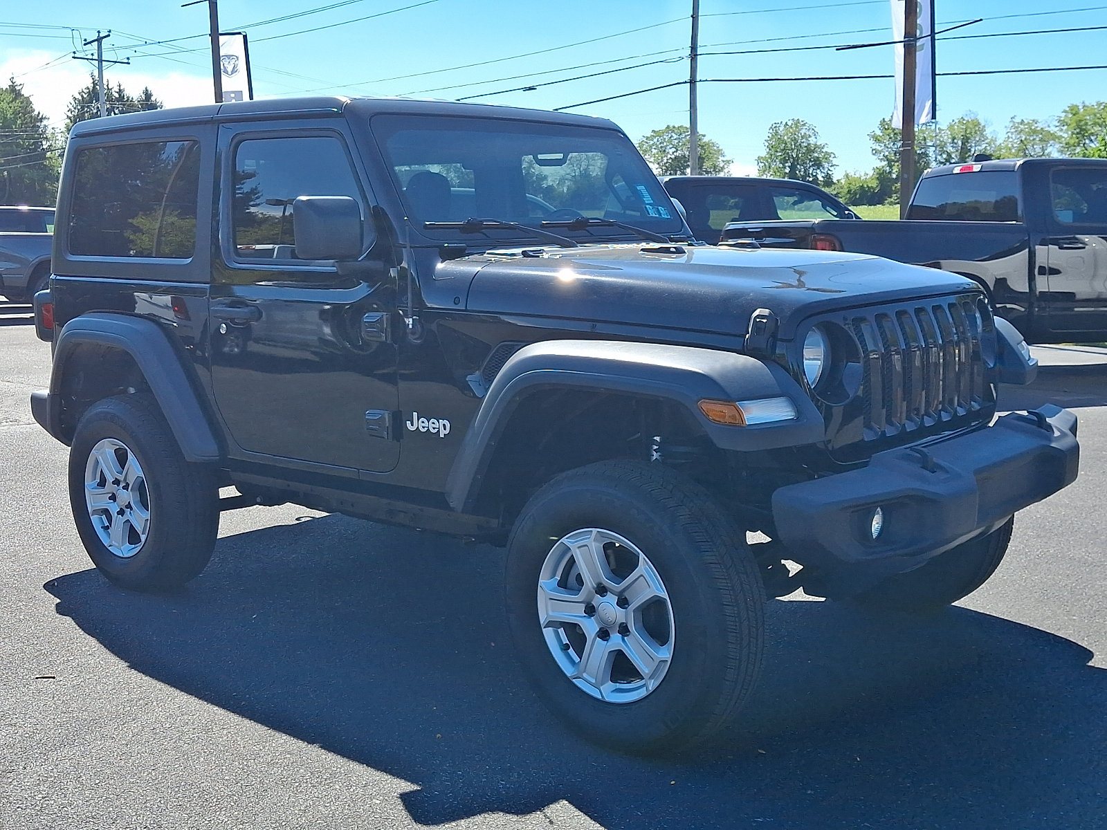 Certified 2019 Jeep Wrangler Sport AWD/4WD image 3