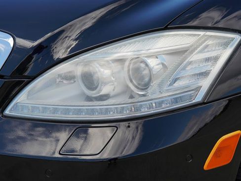 Used 2010 Mercedes-Benz S 550 4MATIC image 26