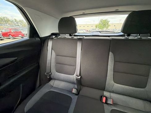 Used 2023 Chevrolet TrailBlazer LT w/ Convenience Package AWD/4WD image 14