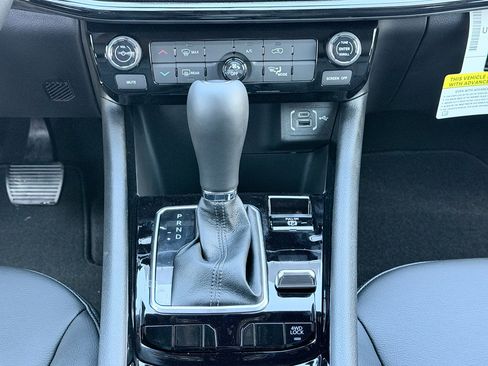 New 2026 Jeep Compass Latitude image 17