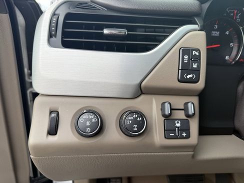 Used 2015 GMC Yukon SLT w/ HD Trailering Package image 19