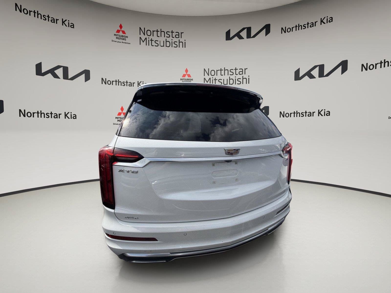 Used 2023 Cadillac XT6 Premium Luxury AWD/4WD image 3