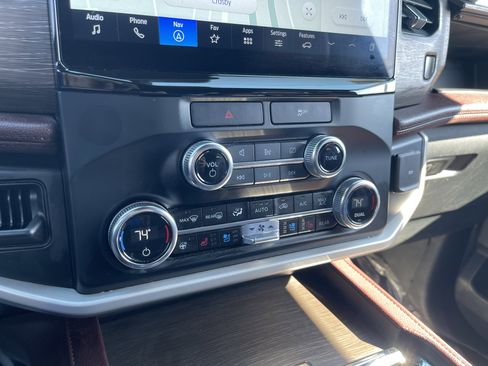 Used 2023 Ford Expedition Max Limited image 27