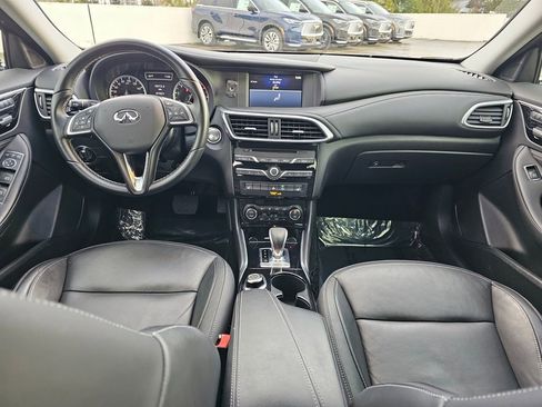 Used 2018 INFINITI QX30 w/ Cargo Package image 29