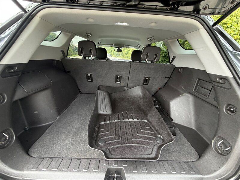 Used 2019 GMC Terrain SLE w/ Driver Convenience Package FWD image 9