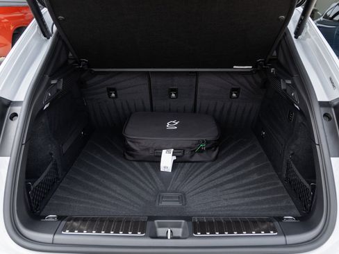 New 2025 Porsche Macan 4S Electric image 39