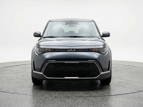 Used 2025 Kia Soul LX w/ LX Technology Package image 2
