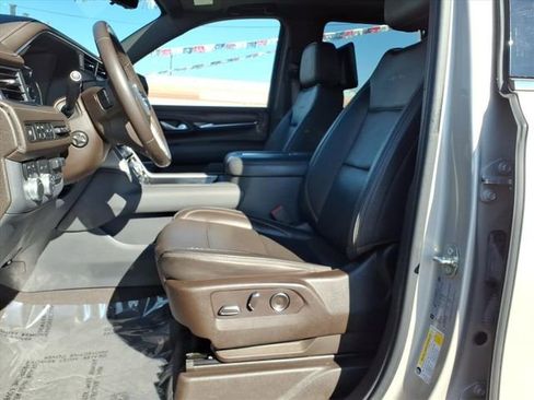 Used 2021 GMC Yukon Denali w/ Denali Premium Package image 11