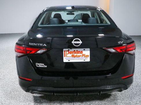 Used 2024 Nissan Sentra SV FWD image 8