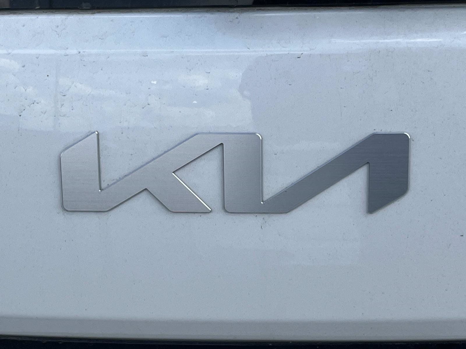Used 2025 Kia Soul LX FWD image 7
