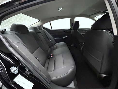 Used 2025 Nissan Altima 2.5 SV FWD image 18