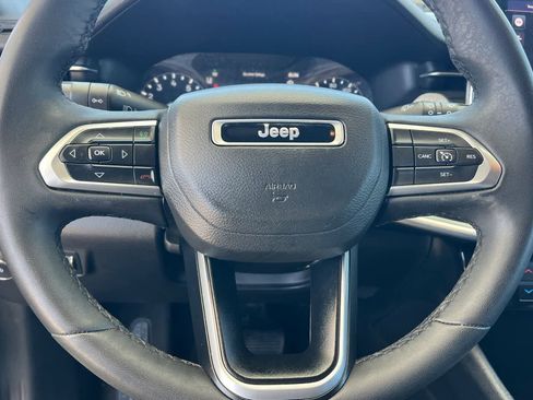 Used 2023 Jeep Compass Latitude AWD/4WD image 28