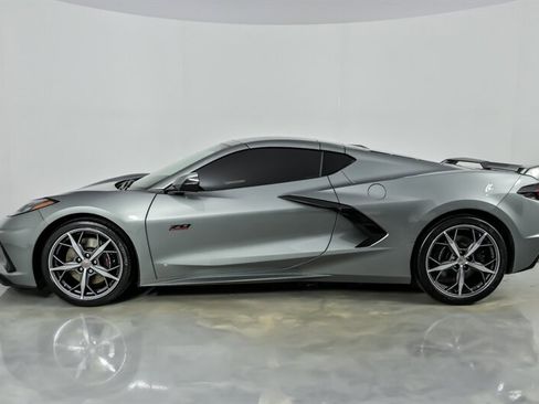 Used 2023 Chevrolet Corvette Stingray Preferred Cpe w/ Z51 Performance Package RWD image 5