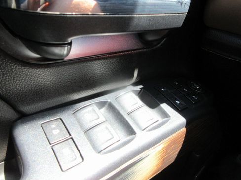 Used 2018 GMC Sierra 3500 Denali w/ Duramax Plus Package image 27