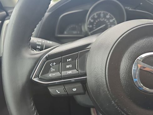 Used 2018 MAZDA MAZDA3 Touring FWD image 16