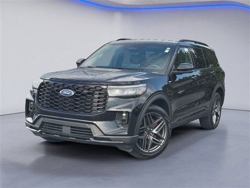 Used 2025 Ford Explorer ST-Line w/ ST-Line Street Pack AWD/4WD image 2