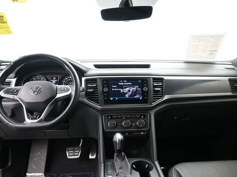 Used 2020 Volkswagen Atlas Cross Sport SE w/ Panoramic Sunroof Package image 14