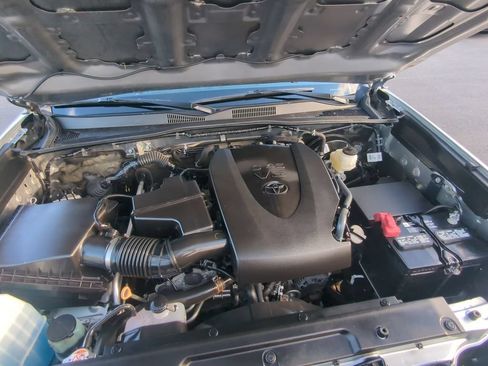 Used 2020 Toyota Tacoma SR5 AWD/4WD image 26