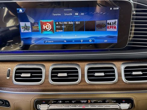 New 2025 Mercedes-Benz GLS 580 4MATIC image 14