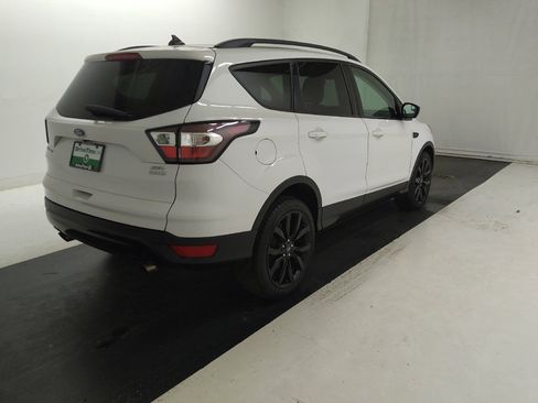 Used 2018 Ford Escape SEL w/ SEL Sport Appearance Package FWD image 9