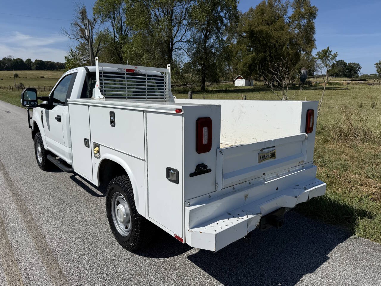 Used 2019 Ford F250 XL w/ Power Equipment Group AWD/4WD image 4