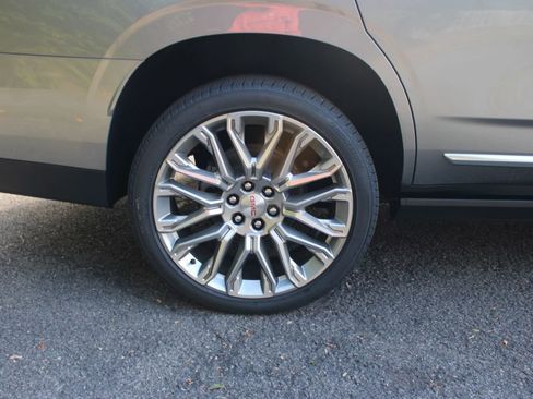 New 2026 GMC Yukon Denali w/ Denali Reserve Package image 35