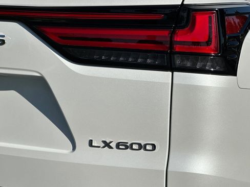 Certified 2024 Lexus LX 600 4WD w/ Interior Upgrade Package image 12