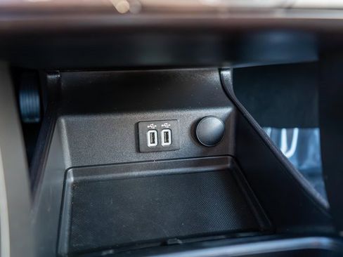 Used 2019 Ford Fusion Titanium image 33