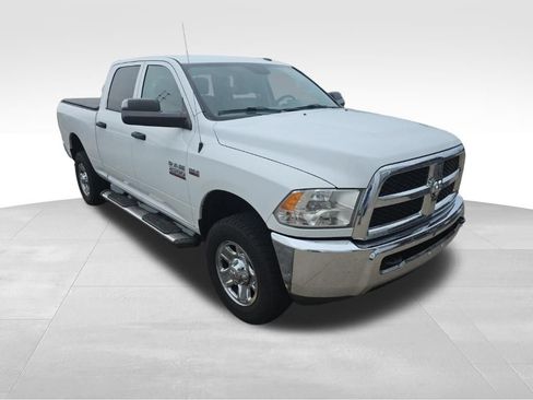Used 2016 RAM 2500 Tradesman w/ Chrome Appearance Group AWD/4WD image 3