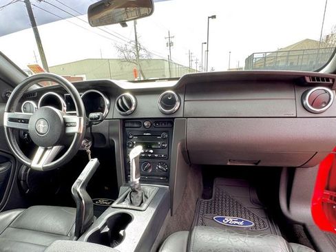 Used 2006 Ford Mustang GT Premium image 9