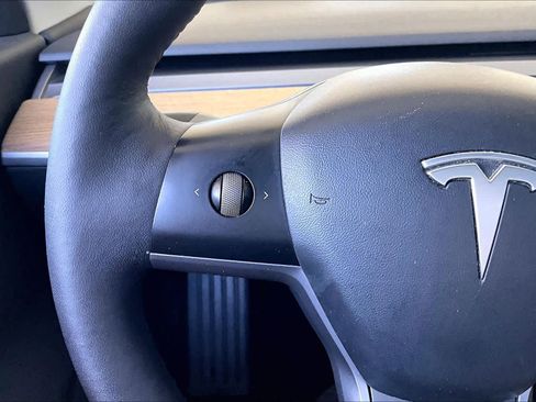 Used 2019 Tesla Model 3 Standard Range RWD image 23