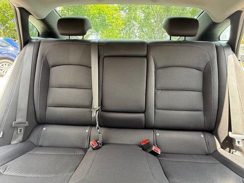 Used 2021 Chevrolet Malibu LT image 11