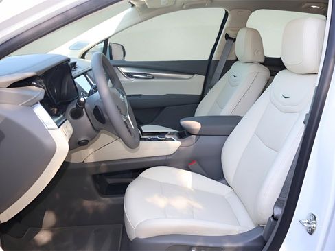 New 2025 Cadillac XT5 Premium Luxury image 12