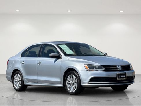 Used 2015 Volkswagen Jetta SE FWD image 8