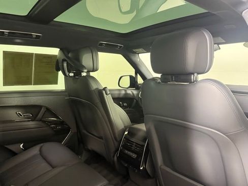 Used 2025 Land Rover Range Rover Sport SE image 30