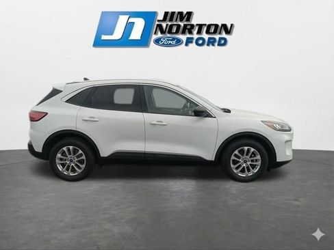 Used 2022 Ford Escape SE image 11