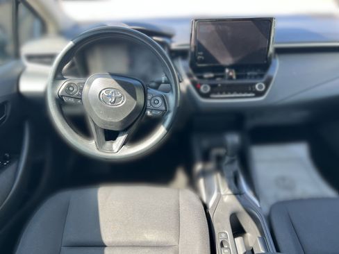 Used 2025 Toyota Corolla LE FWD image 19