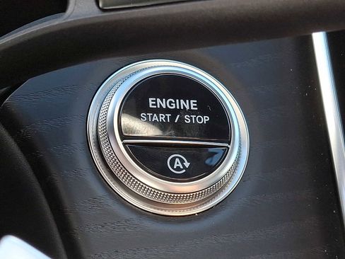 Used 2025 Mercedes-Benz E 350 4MATIC Sedan image 18