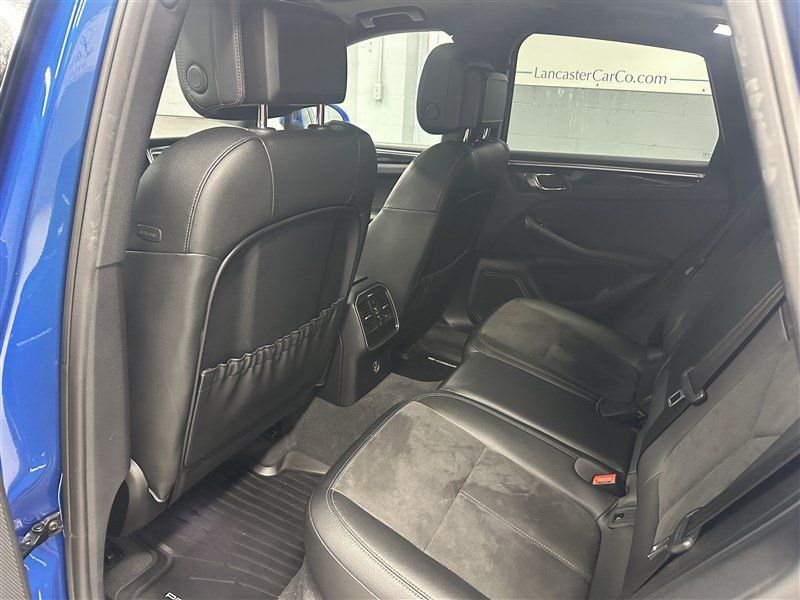 Used 2018 Porsche Macan AWD/4WD image 3